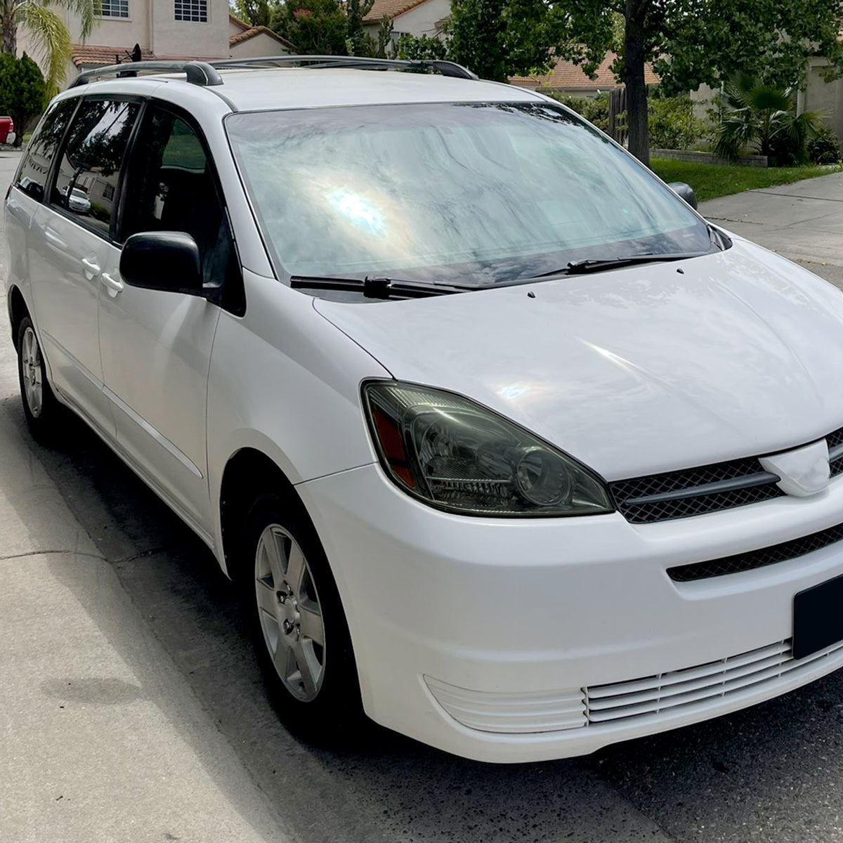 2004-2005 Toyota Sienna Factory Style Headlights w/ Amber Reflector (Chrome Housing/Smoke Lens)