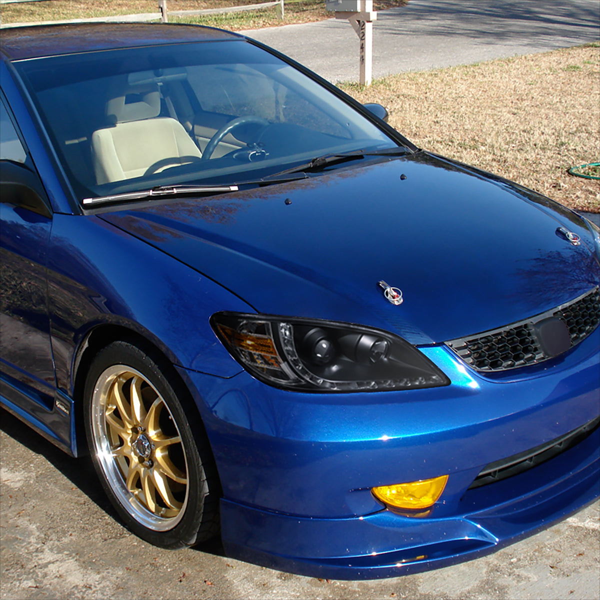 2004-2005 Honda Civic Projector Headlights w/ LED Light Strip - Matte Black/Clear Lens