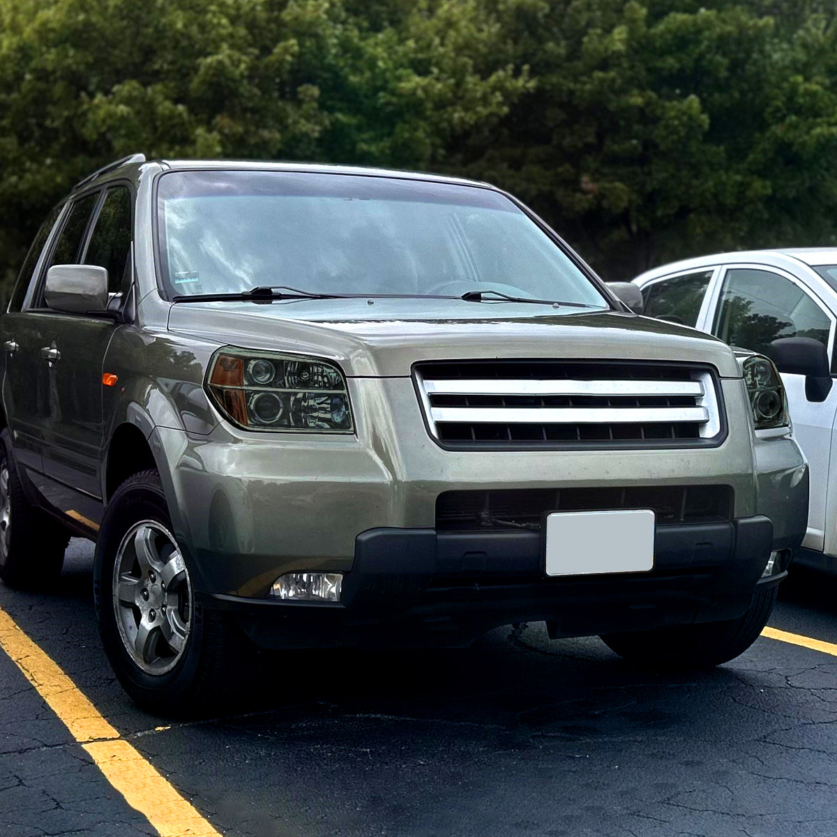 2006-2008 Honda Pilot Projector Style Headlights (Chrome Housing/Smoke Lens)