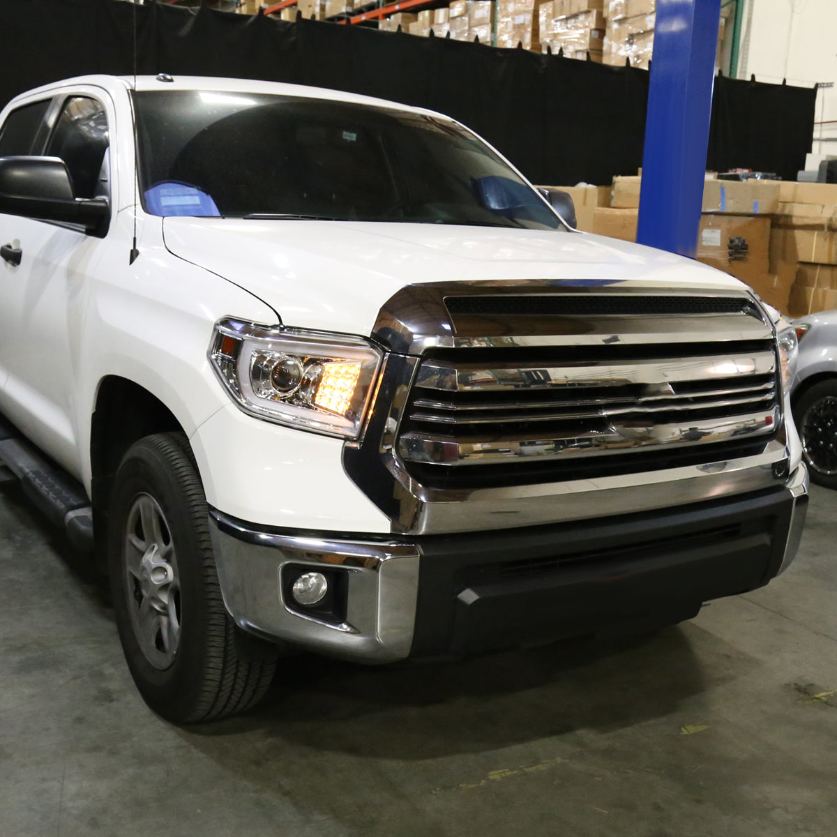 2014-2021 Toyota Tundra LED C-Bar Projector Headlights w/ LED Turn Signal Lights (Chrome Housing/Clear Lens)