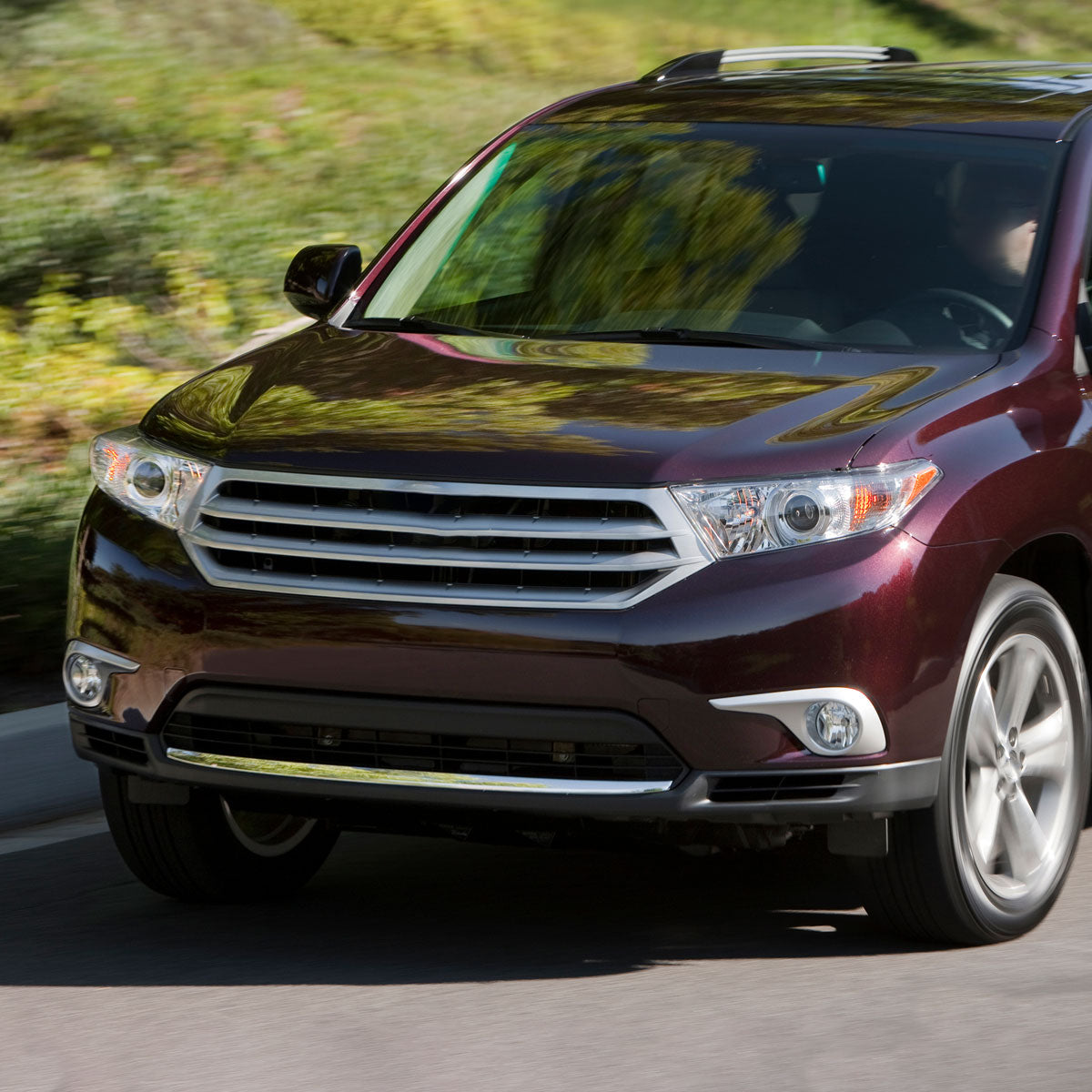 2011-2013 Toyota Highlander 7117 Fog Lights Kit w/ Switch & Wiring Harness (Chrome Housing/Clear Lens)