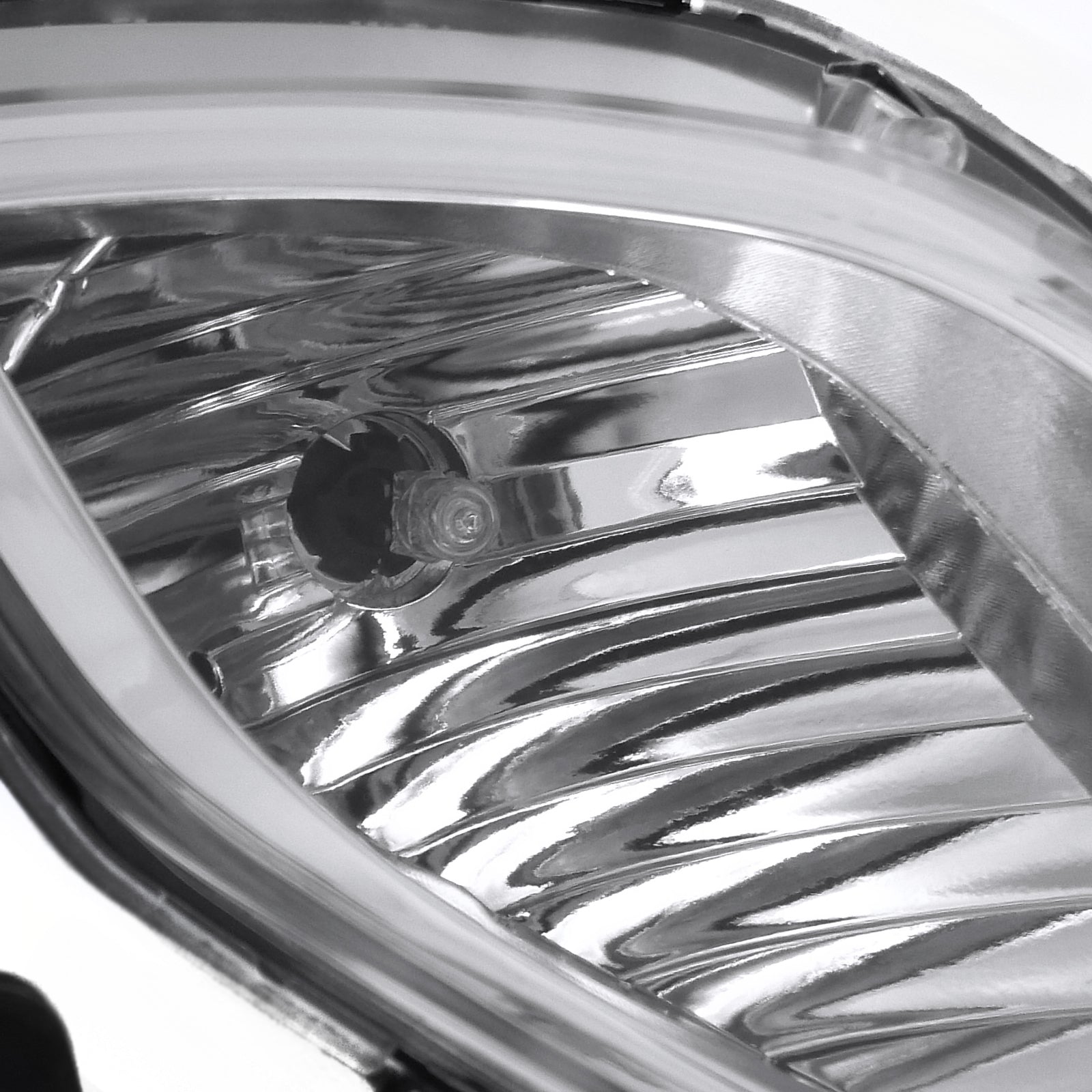 2011-2013 Hyundai Elantra Sedan 881 Fog Lights Kit (Chrome Housing/Clear Lens)