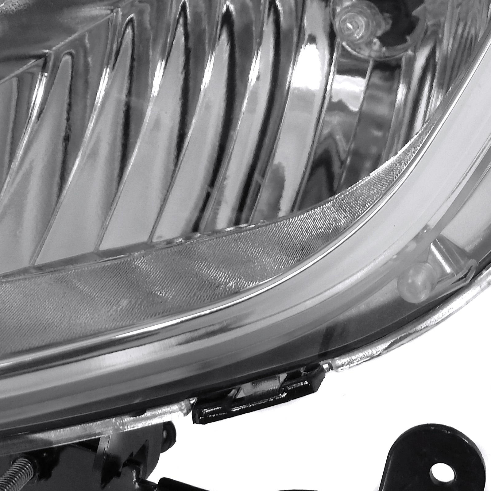 2011-2013 Hyundai Elantra Sedan 881 Fog Lights Kit (Chrome Housing/Clear Lens)