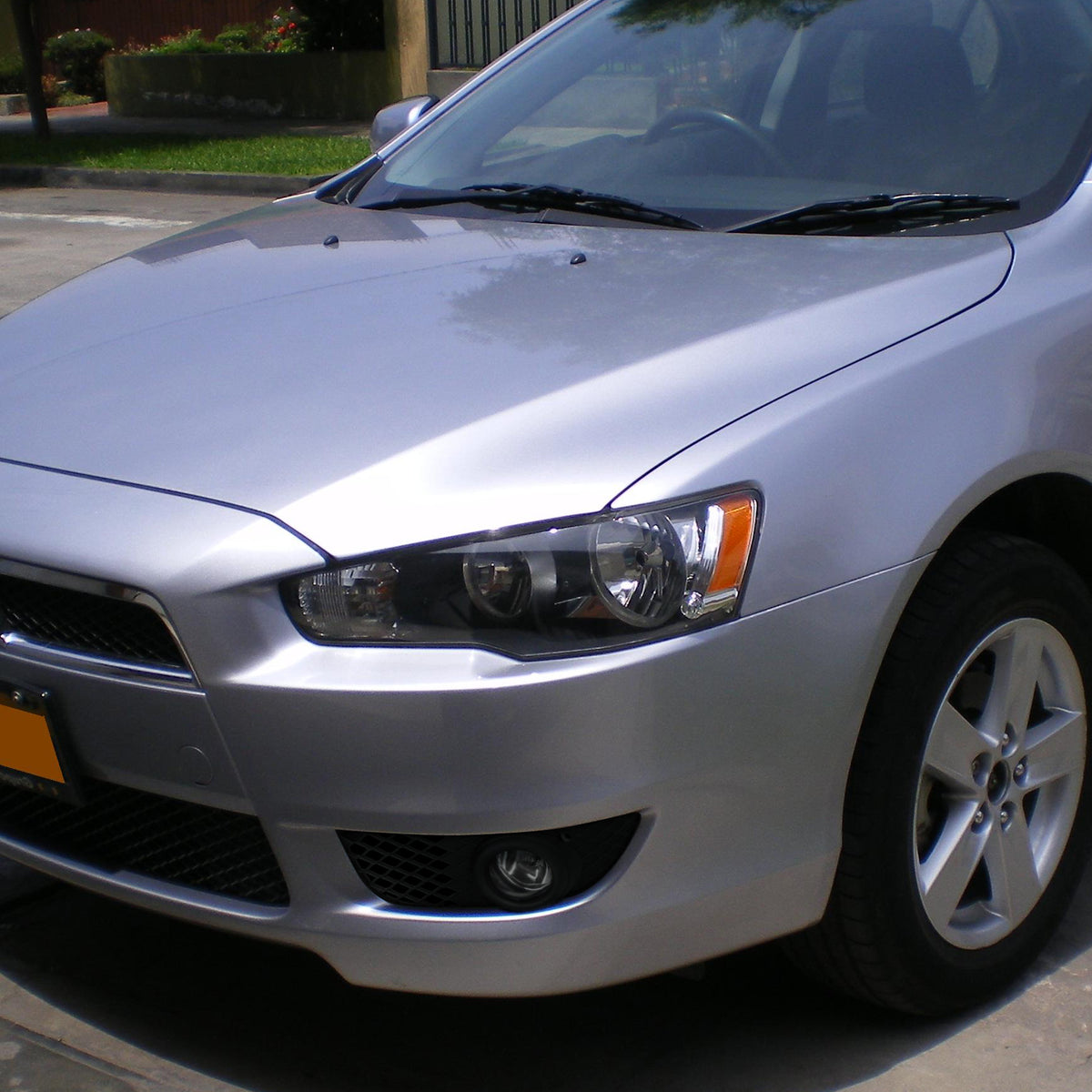 2008-2012 Mitsubishi Lancer H11 Fog Lights Kit (Chrome Housing/Clear Lens)