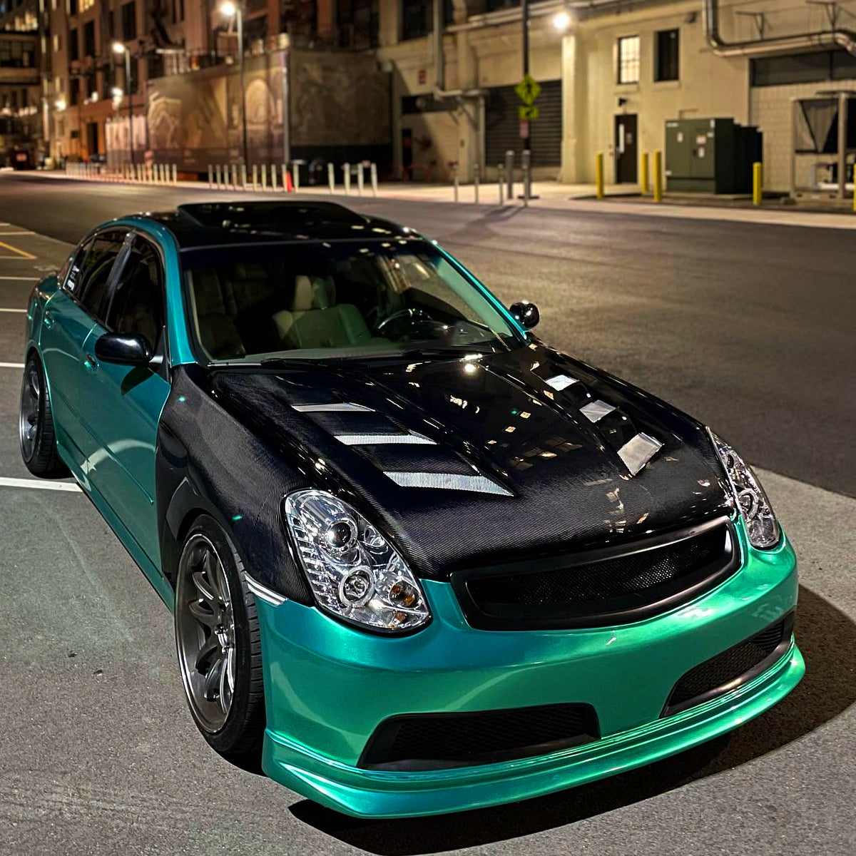 2005-2006 Infiniti G35 Sedan Halo Projector Headlights w/ SMD LED Light Strip (Chrome Housing/Clear Lens)