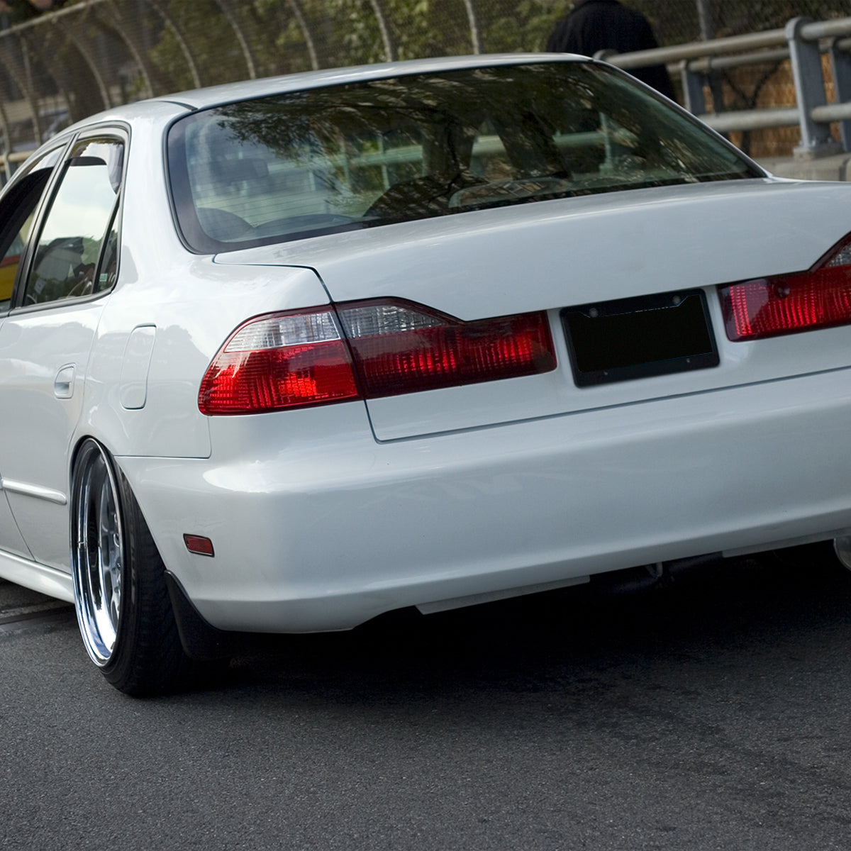 1998-2000 Honda Accord Sedan Tail Lights (Chrome Housing/Red Clear Lens)