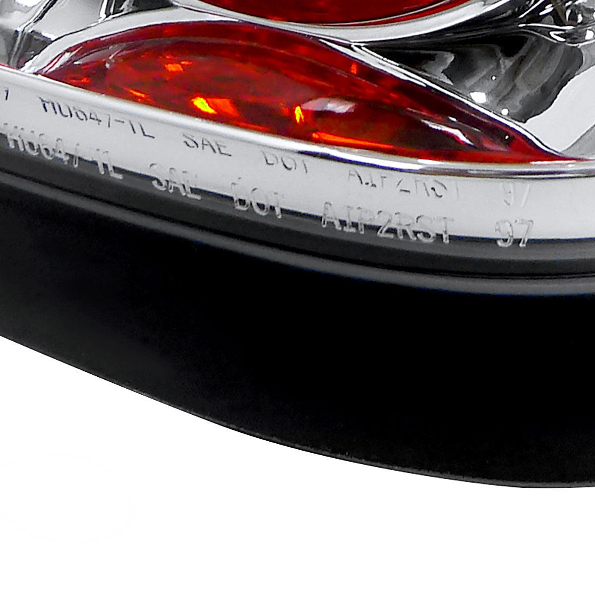 1996-2004 Nisssan Pathfinder/ Infiniti QX4 Tail Lights (Chrome Housing/Clear Lens)